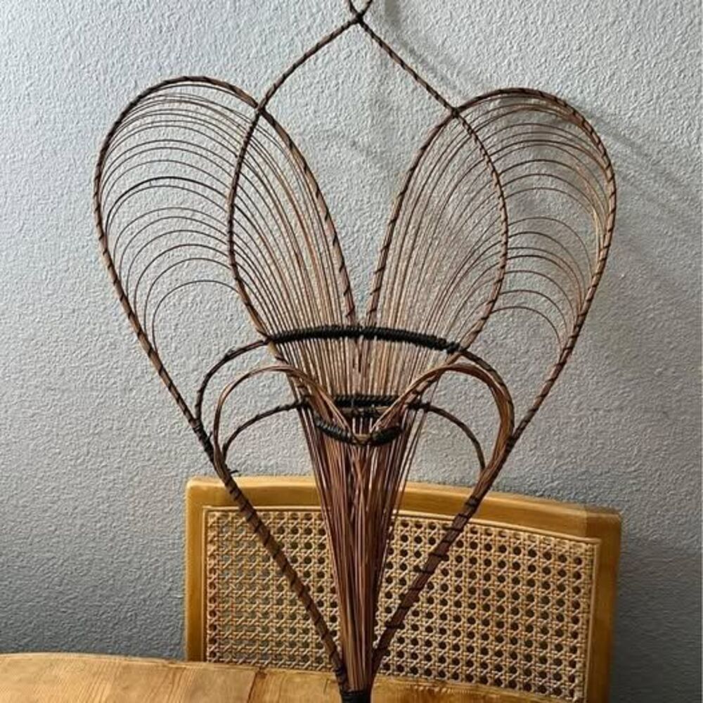 Wicker Woven Heart Shaped Wall Pocket Basket, Hanging plants